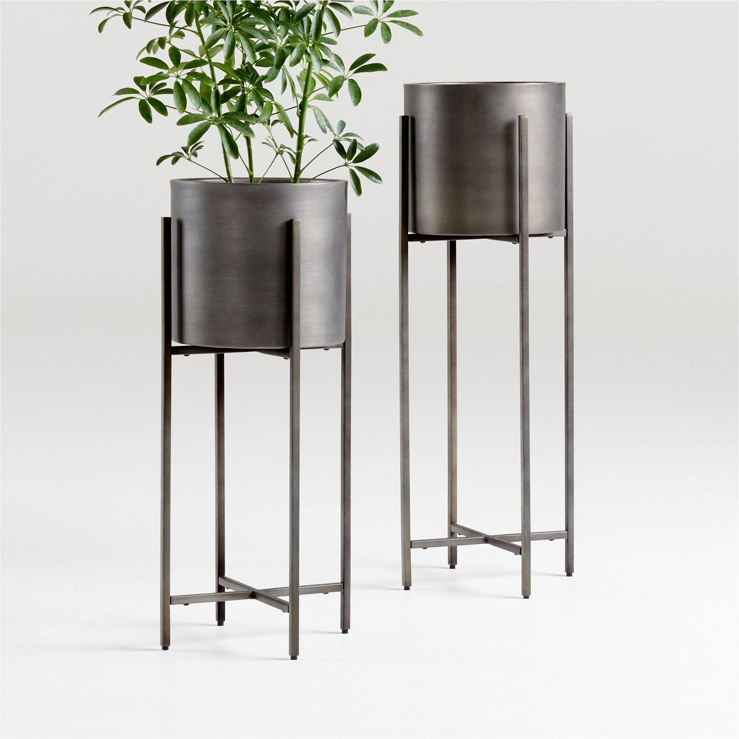 Dundee Indoor/Outdoor Short Planter Stand